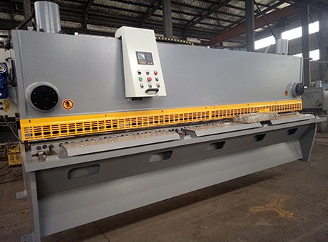 QC11Y-12X3200閘式剪板機(jī)-后抬起-E21S