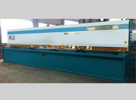 QC12Y-10X8000液壓擺式剪板機(jī)