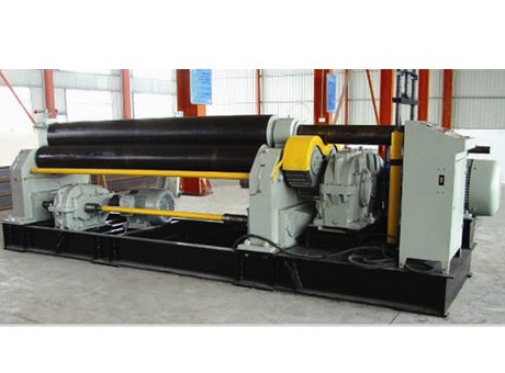 W11機(jī)械式三輥對(duì)稱式卷板機(jī)